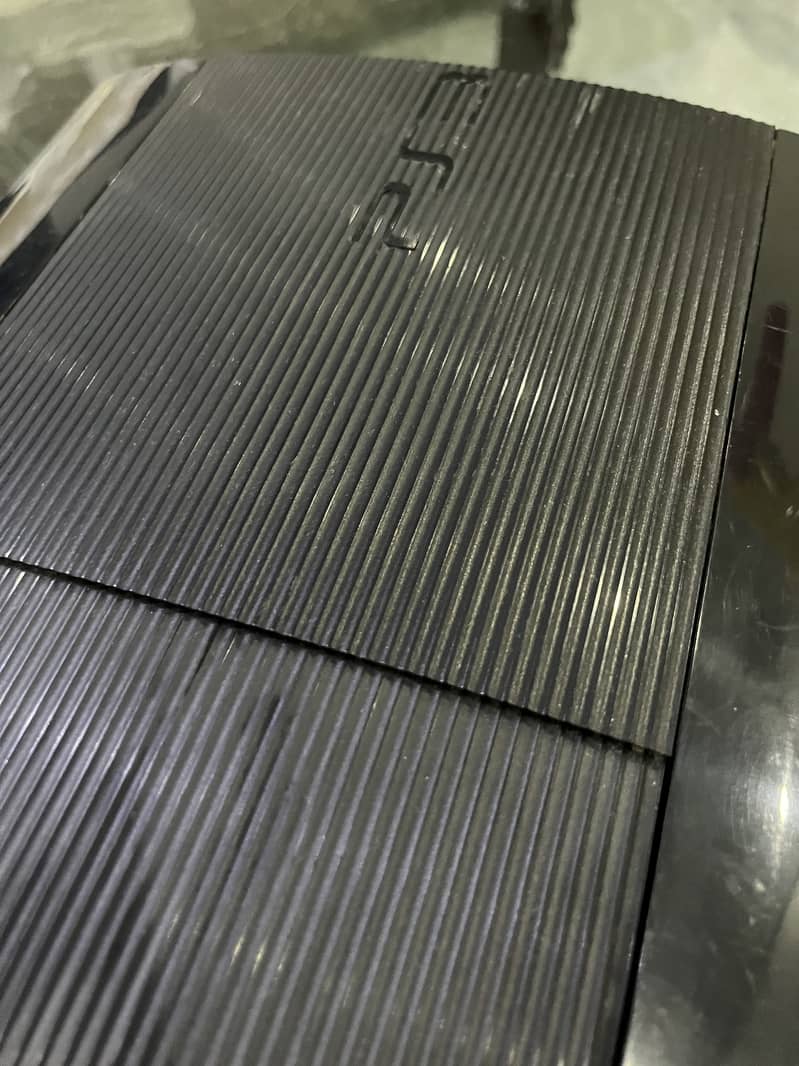 PS3 super slim 3