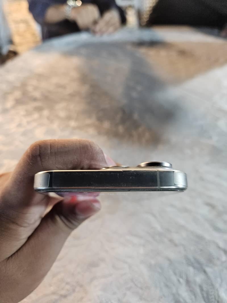 Apple iPhone 15 Pro 5