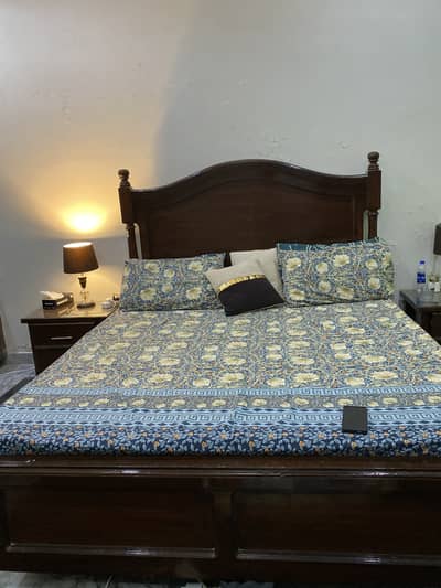 Wooden bed set- Pure Taali wood
