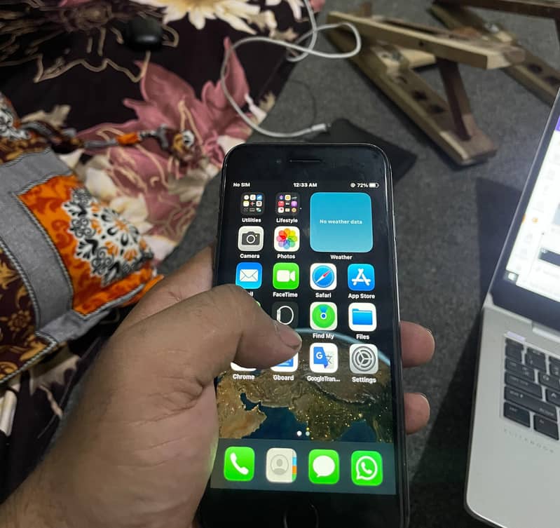 Apple iPhone 8 1