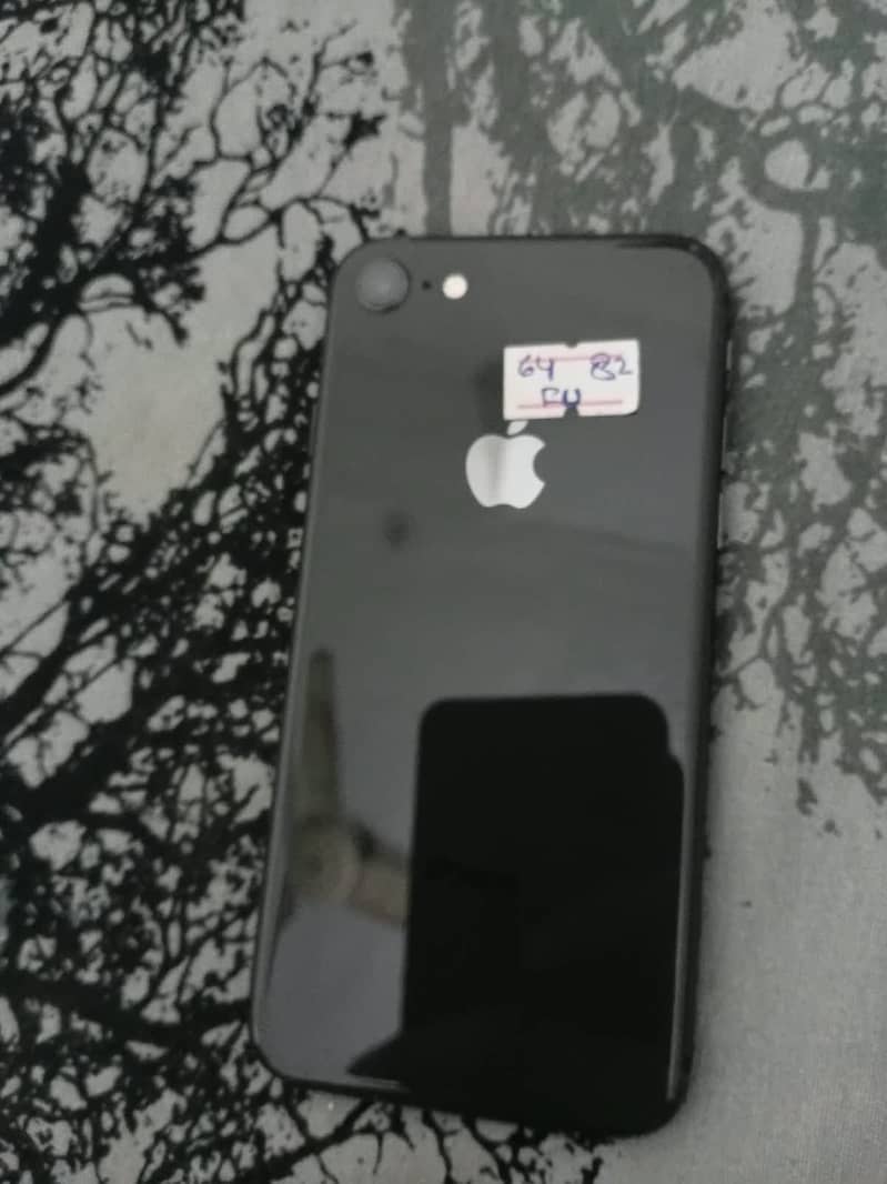 Apple iPhone 8 1