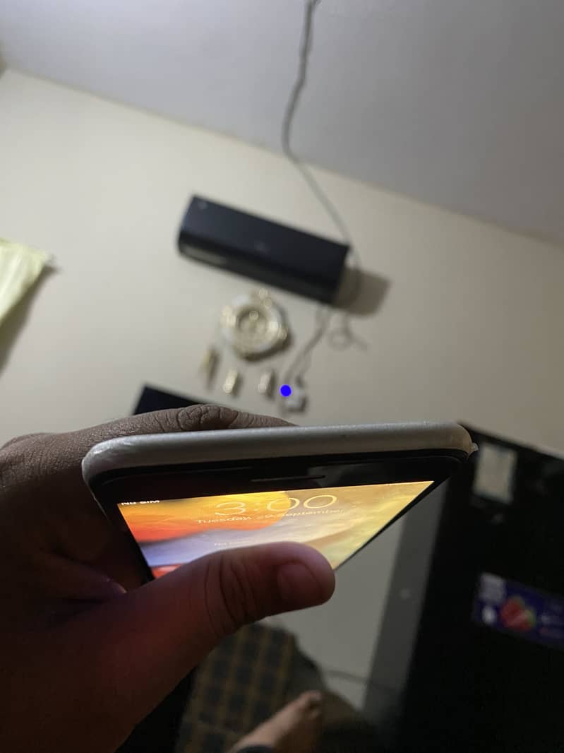 Apple iPhone 7 Plus 0