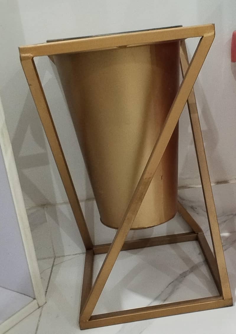 different planters 6