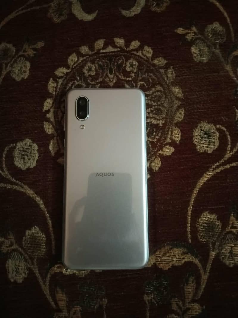 Sharp Aquos Sense 3 plus 0