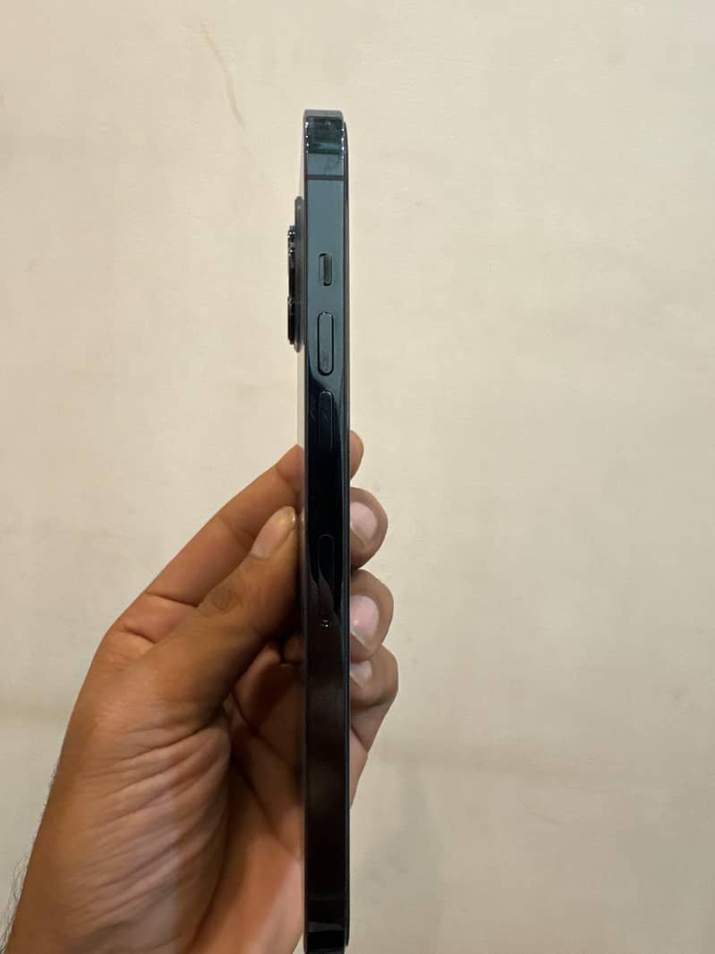 Apple iPhone 12 Pro Max 2