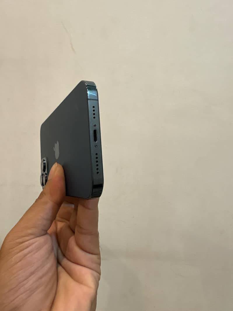 Apple iPhone 12 Pro Max 3