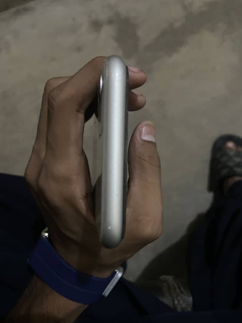 Apple iPhone 11 5