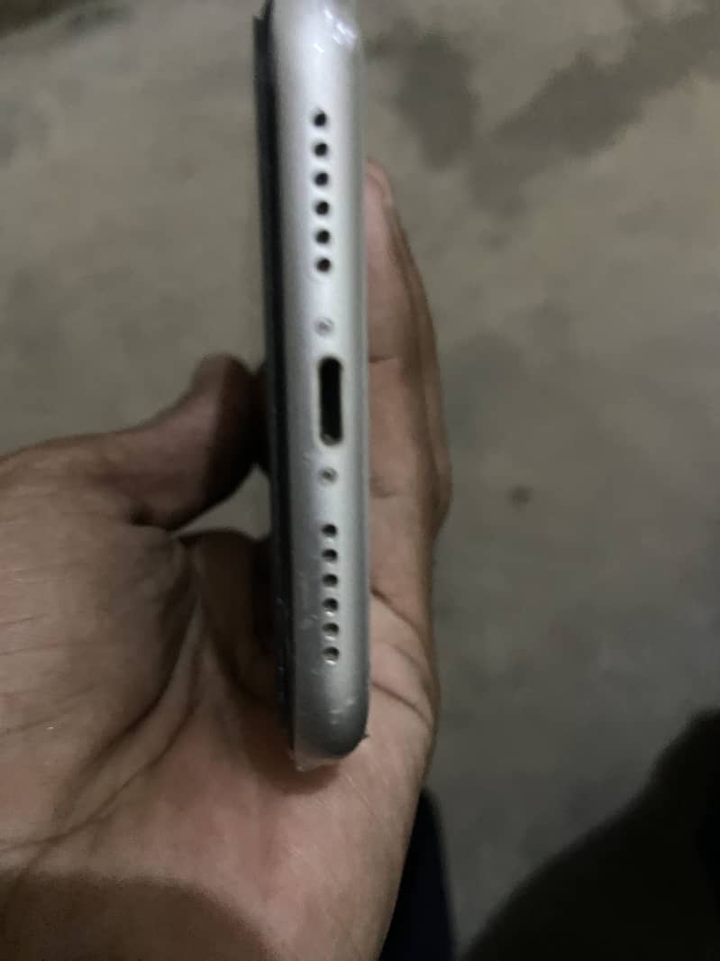 Apple iPhone 11 6