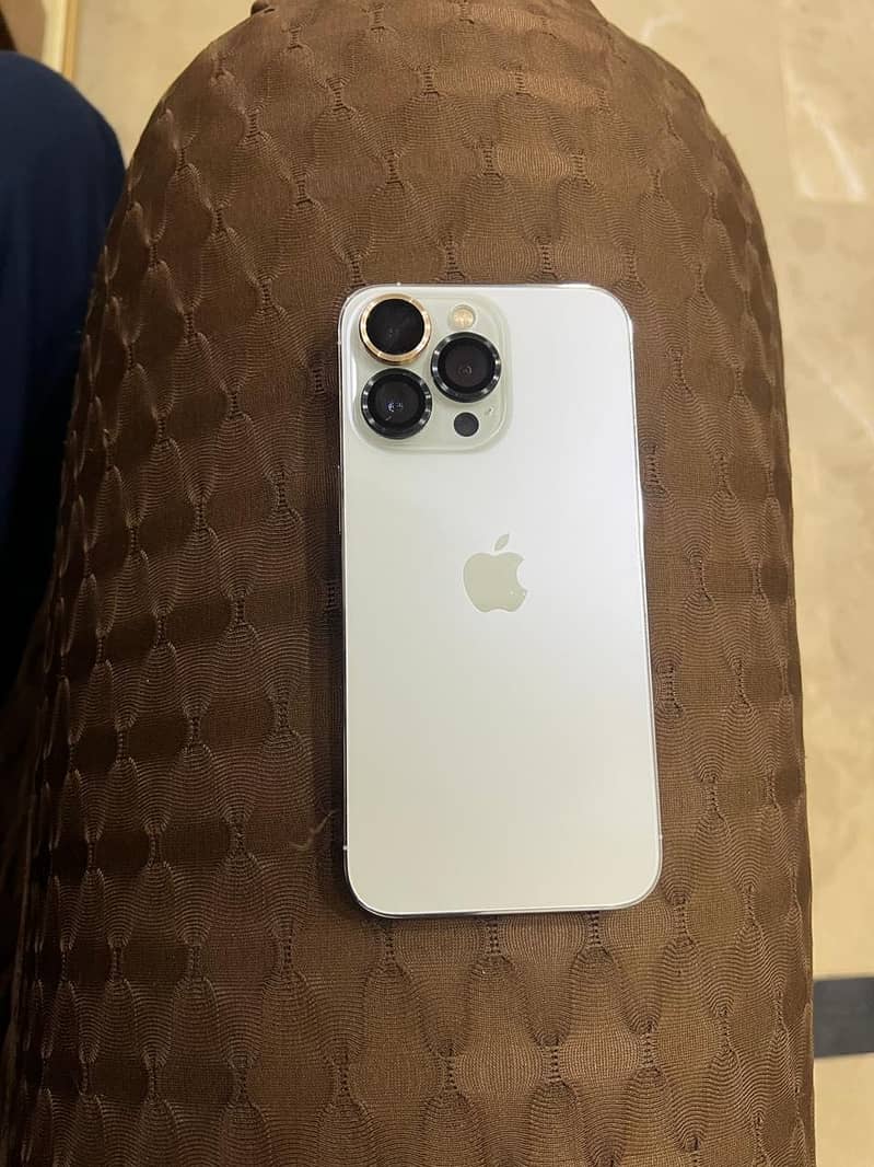 Apple iPhone 13 Pro 2