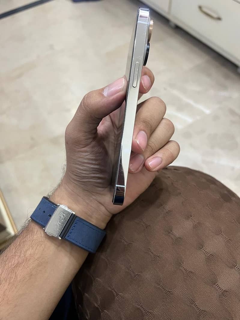 Apple iPhone 13 Pro 4