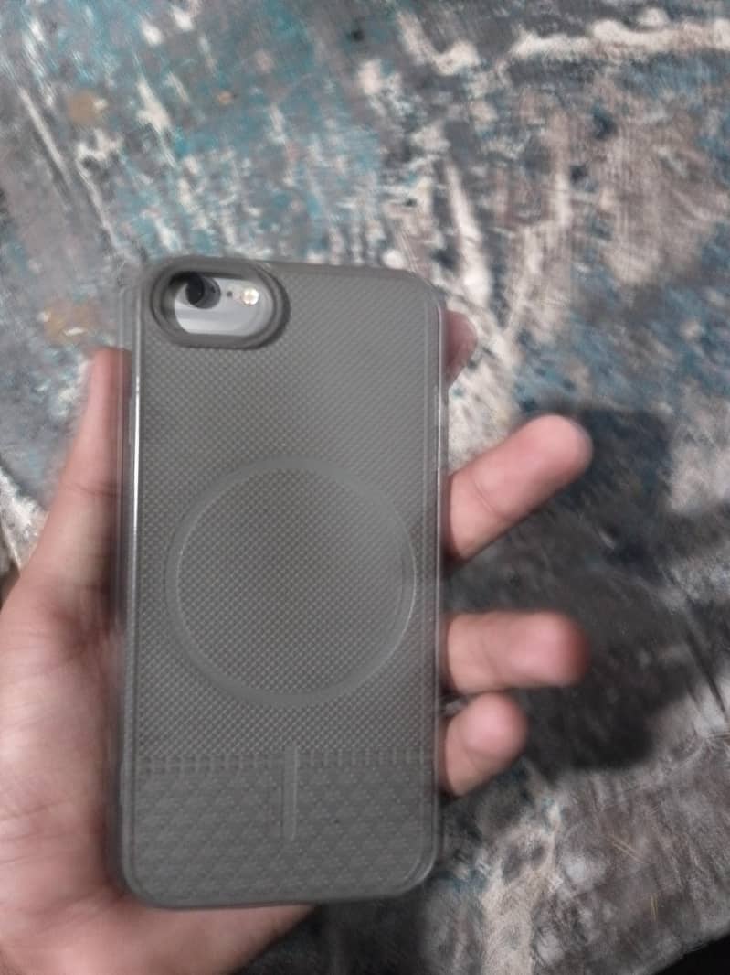 Apple iPhone 6S 4