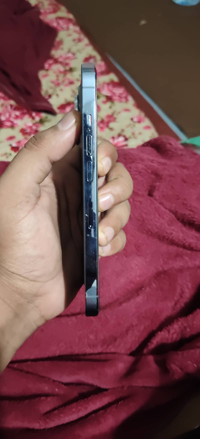 Apple iPhone 13 Pro 1