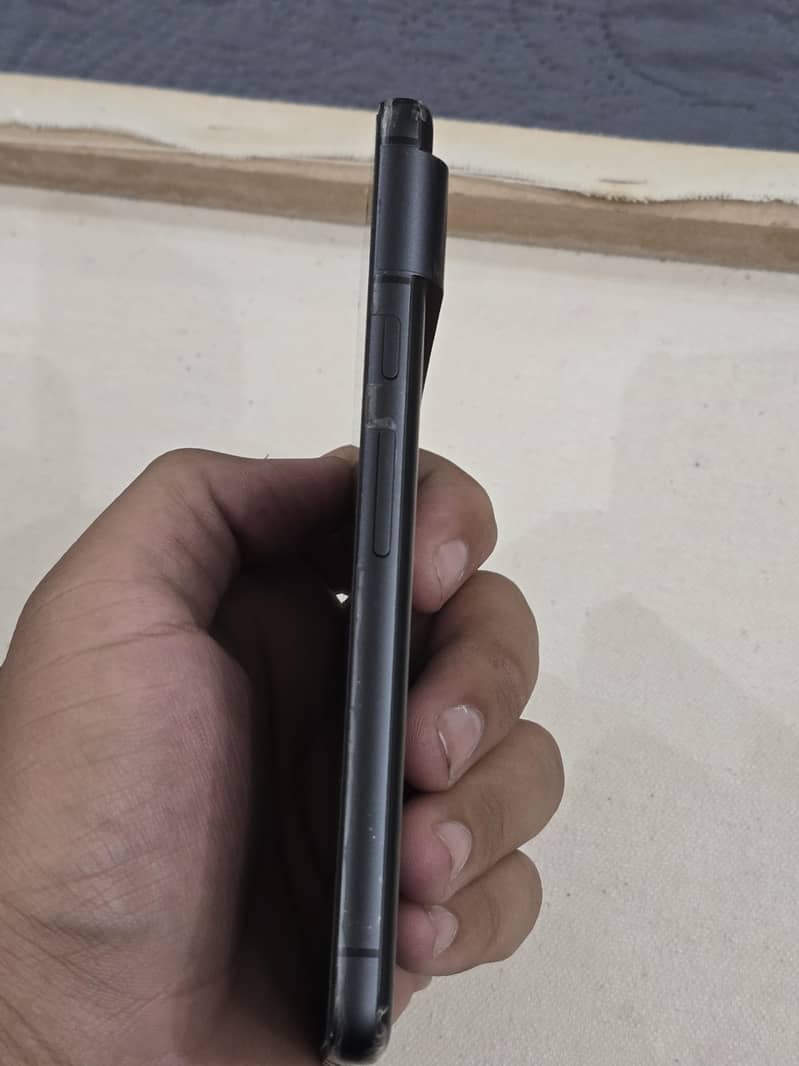 Google Pixel 8 4
