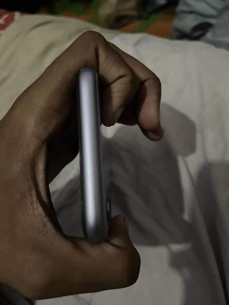 Apple iPhone 11 5