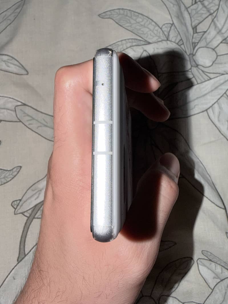 Google Pixel 7a 5