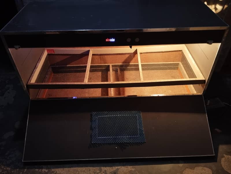 Automatic Used Brooder for Parrot Chicks 4