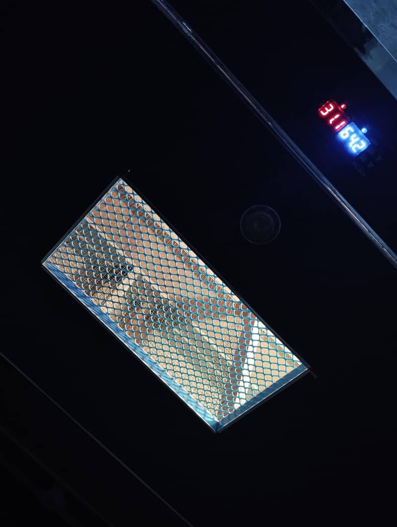 Automatic Used Brooder for Parrot Chicks 6