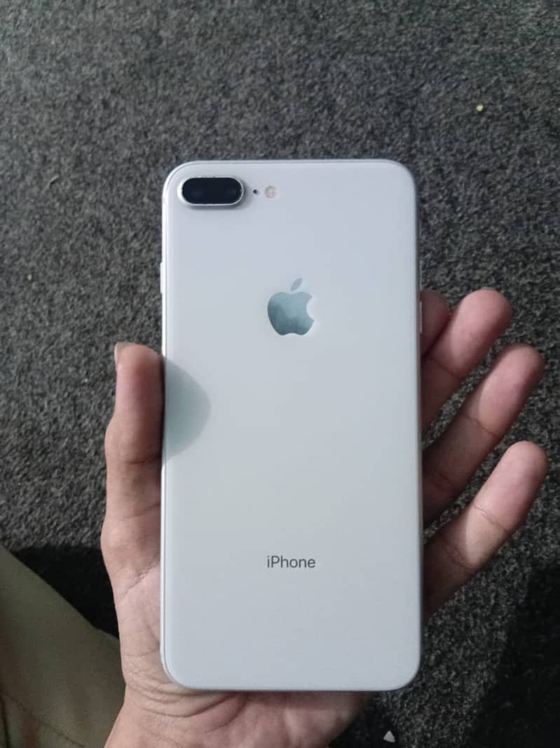 Apple iPhone 8 Plus 0