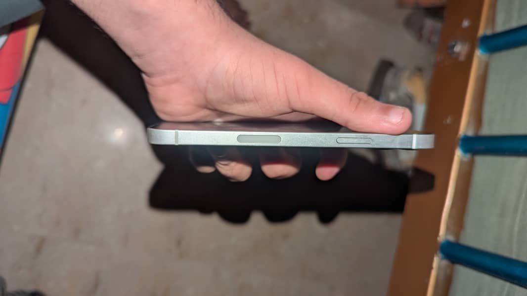 Apple iPhone 12 1