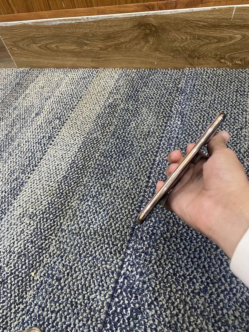 Apple iPhone XS Max 3