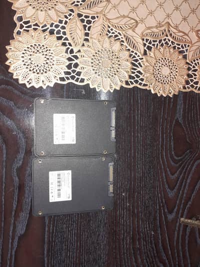 ssd 1tb 100 percent health good condition  new jasi 2piece