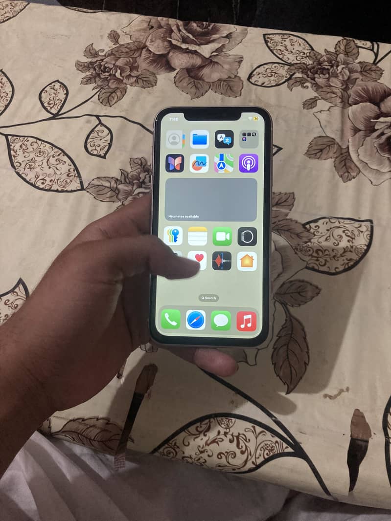 Apple iPhone 11 7