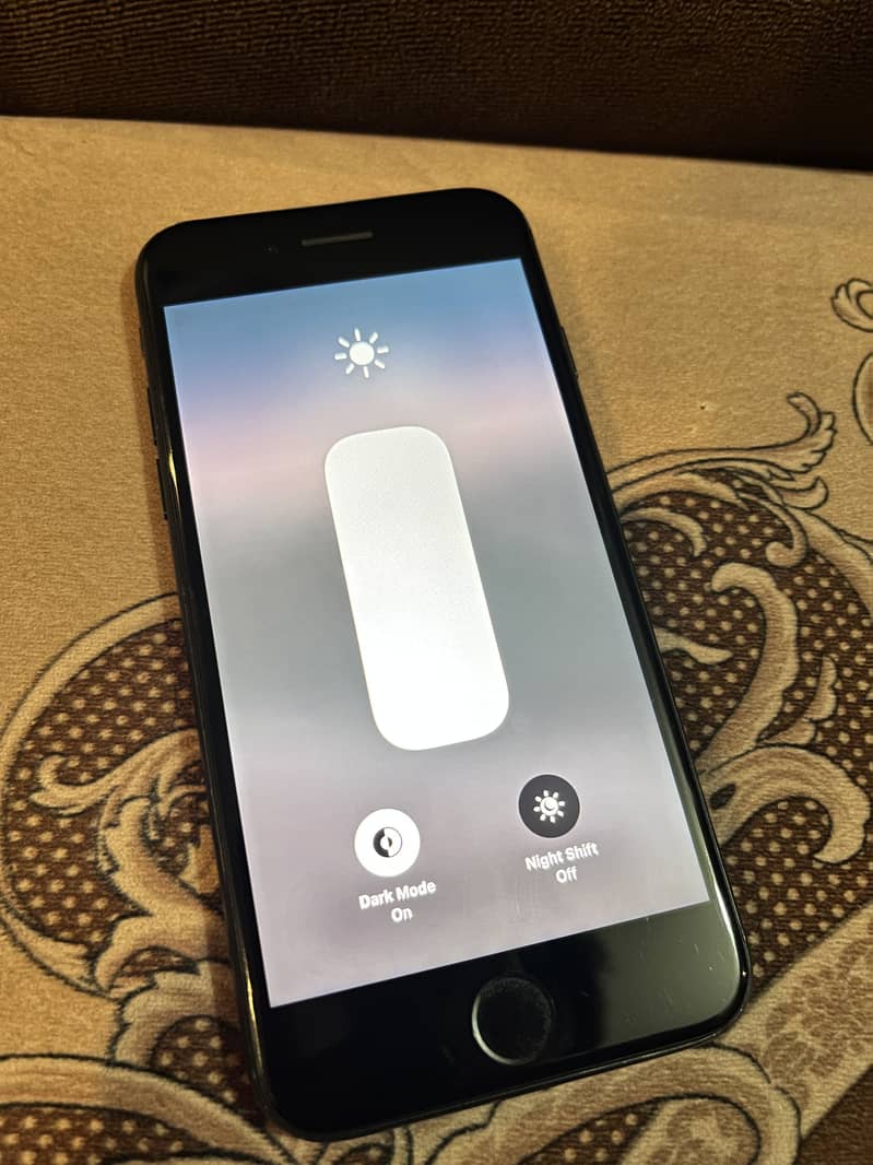 Apple iPhone 7 0