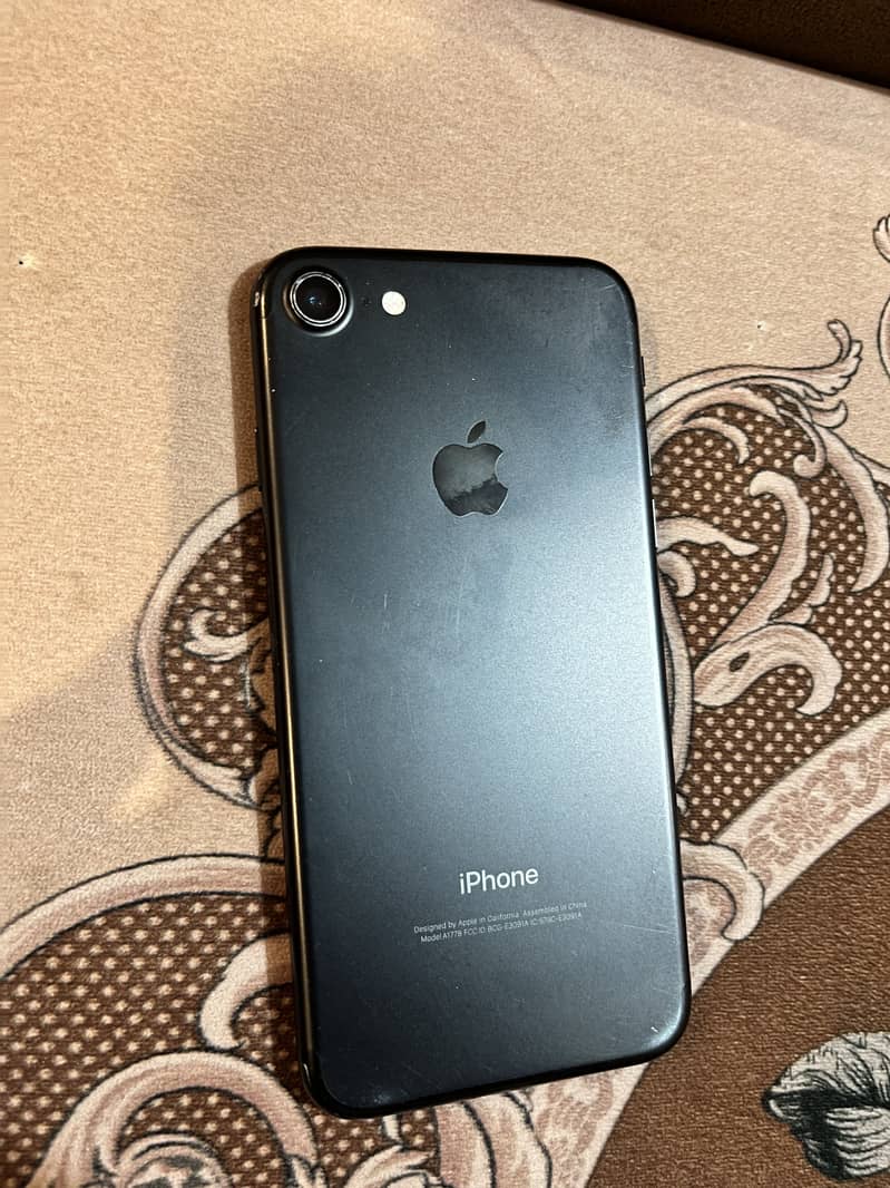 Apple iPhone 7 2