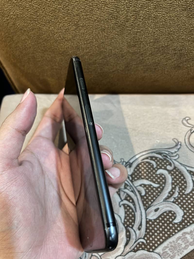 Apple iPhone 7 3