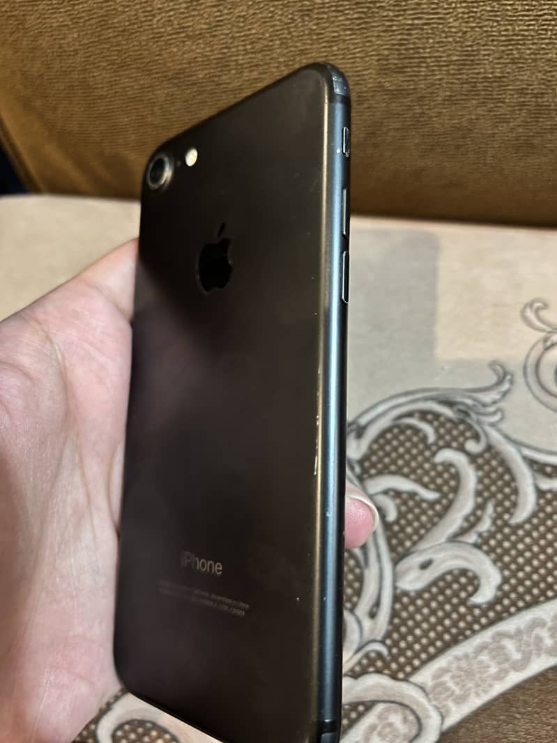 Apple iPhone 7 4