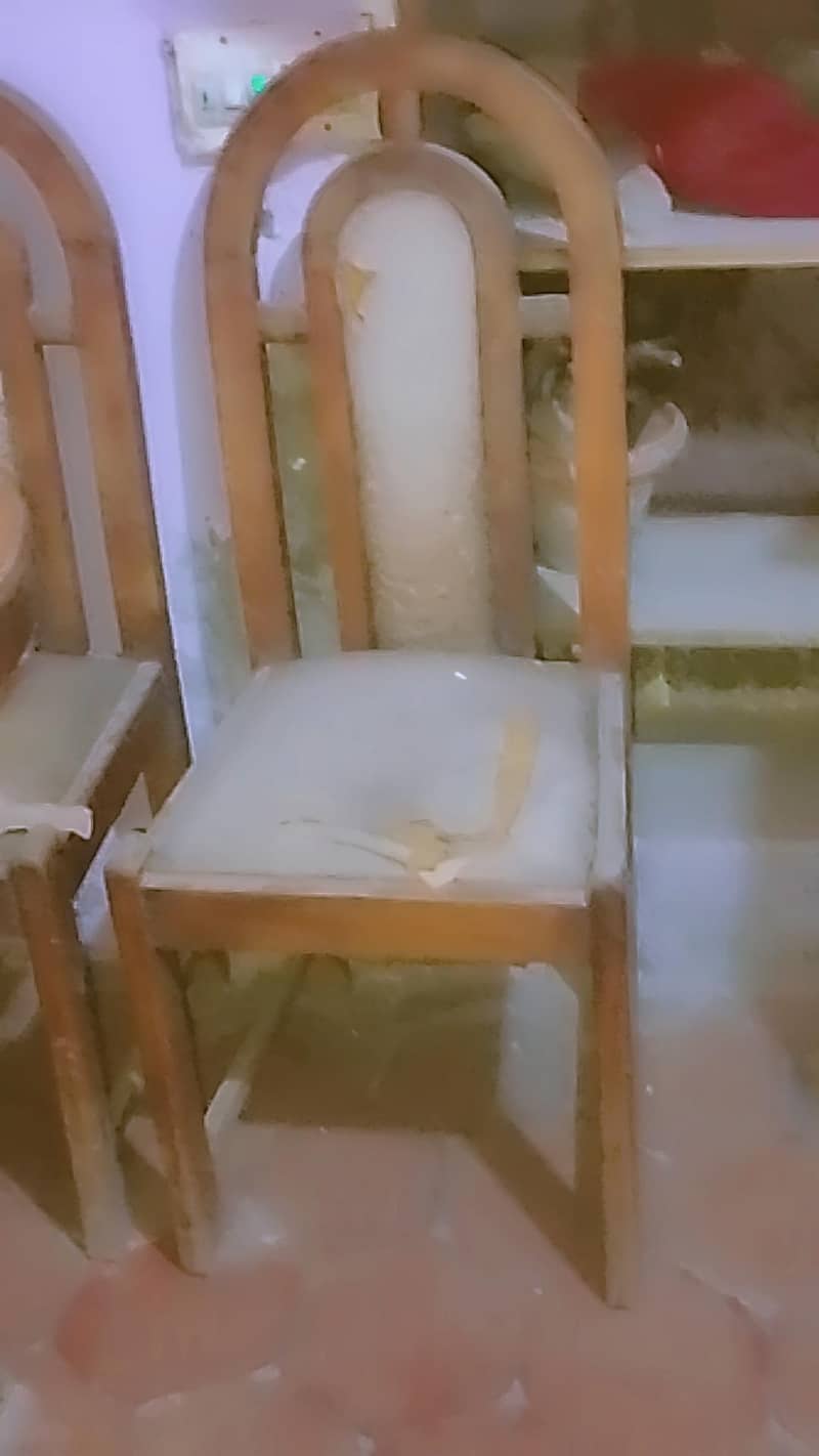 dining table with chairs 0