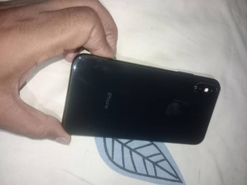 Apple iPhone X 3