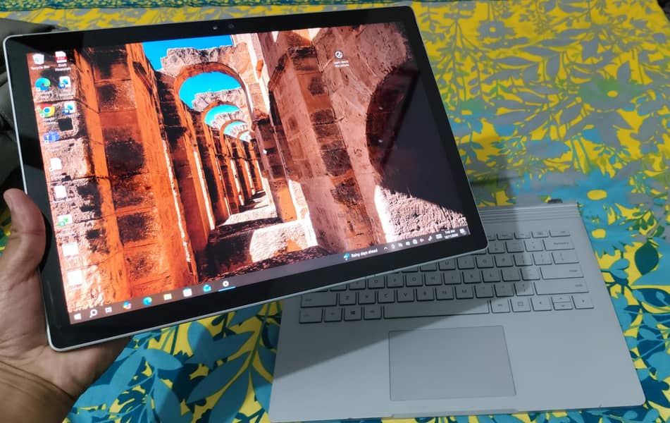 Microsoft Surface Book 0