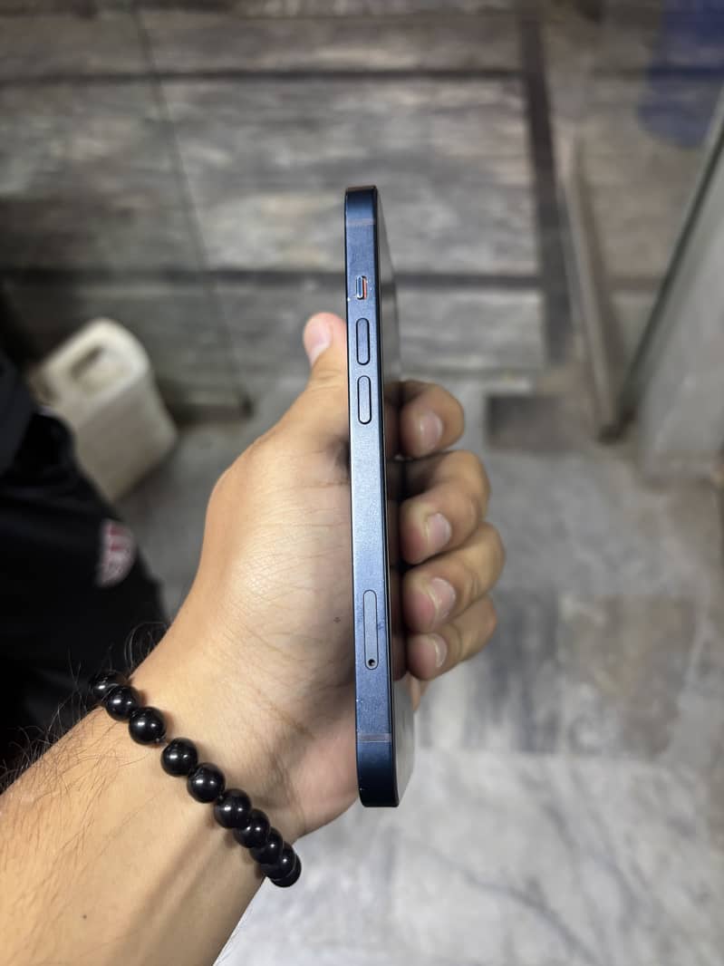 Apple iPhone 13 3