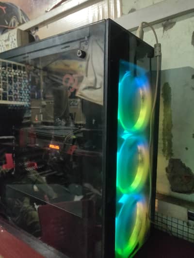Gaming PC With LCD+Mouse+Keyboard