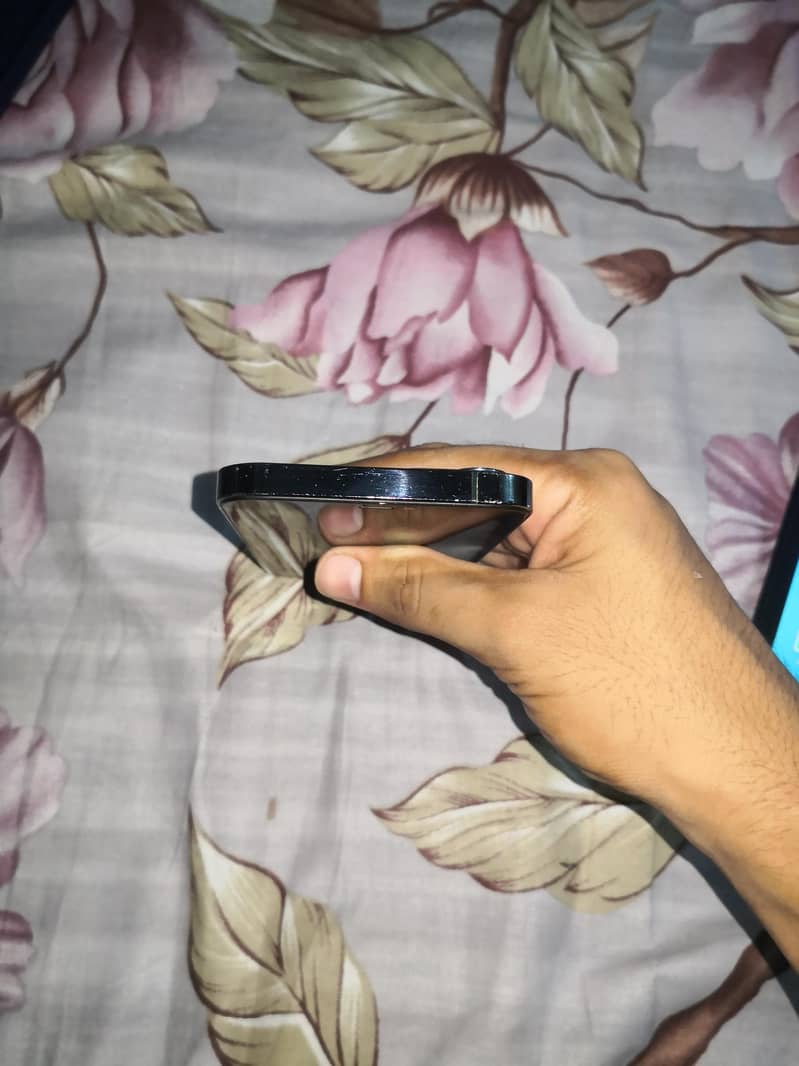 Apple iPhone 12 Pro 2
