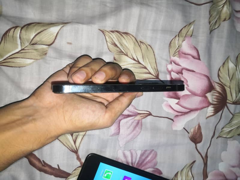 Apple iPhone 12 Pro 3