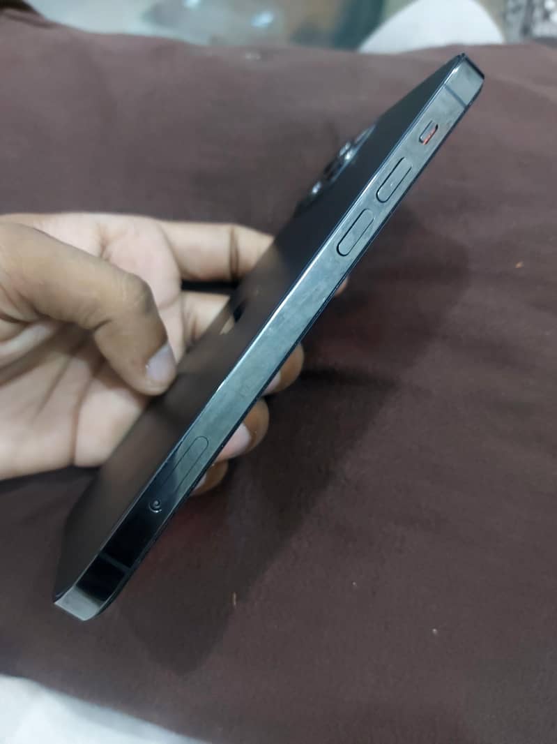 Apple iPhone 12 Pro 1