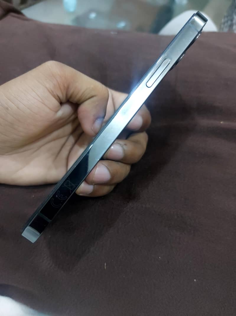 Apple iPhone 12 Pro 2