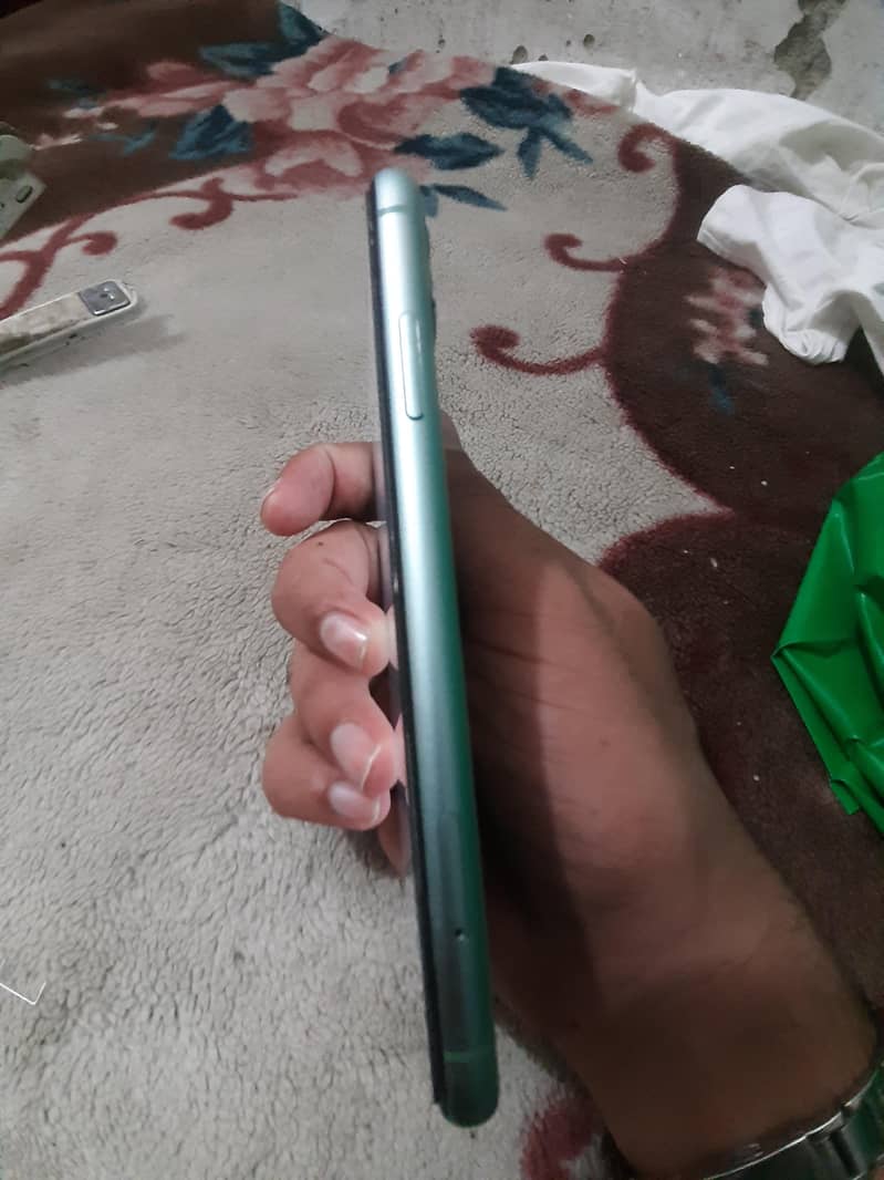 Apple iPhone 11 5