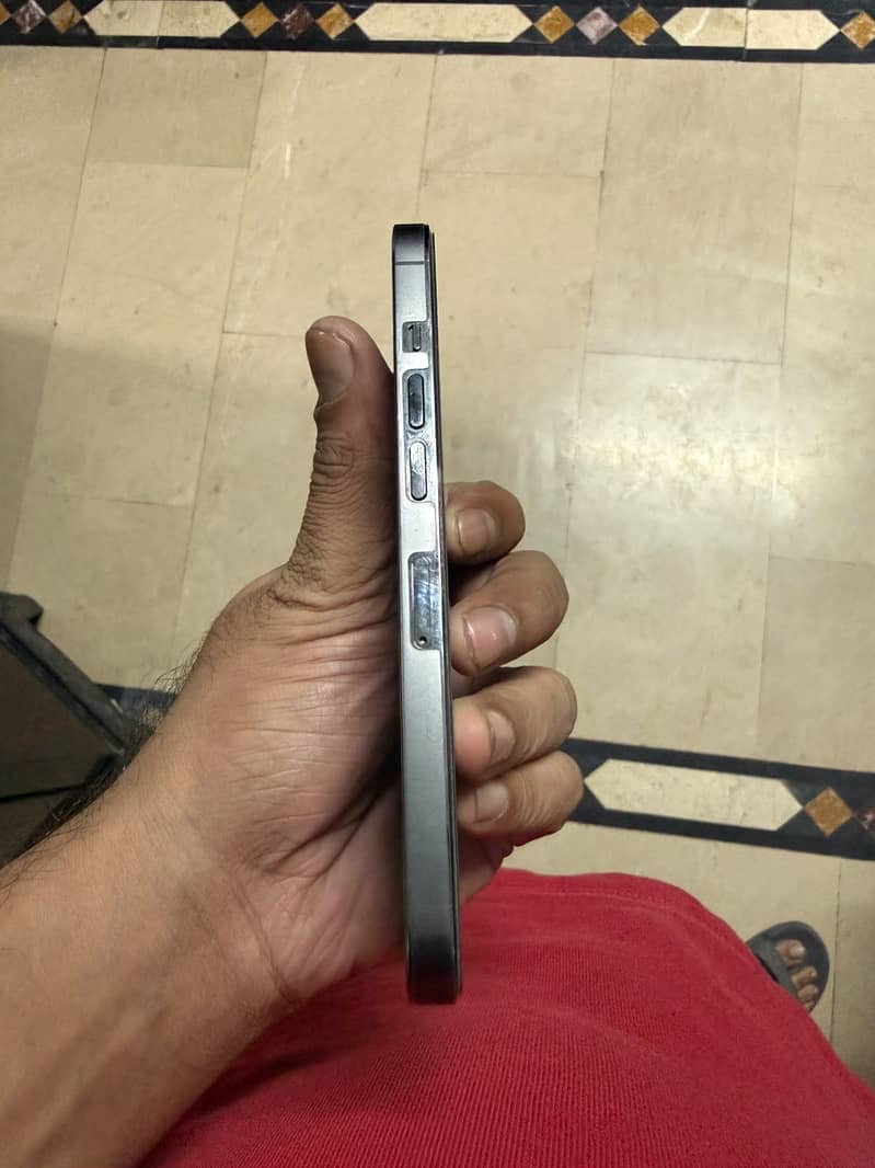 Apple iPhone 13 Pro 1