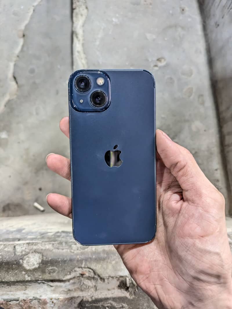 Apple iPhone 13 0