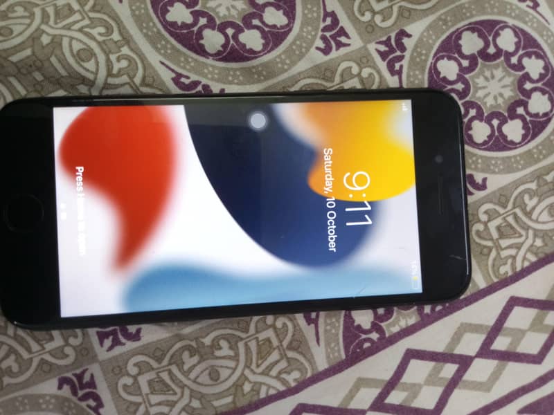 Apple iPhone 7 13