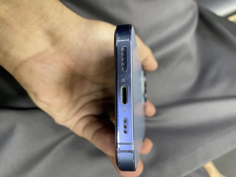 Apple iPhone 13 Pro 4