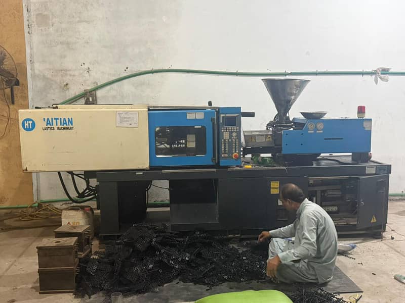 Injection Molding Machine 1