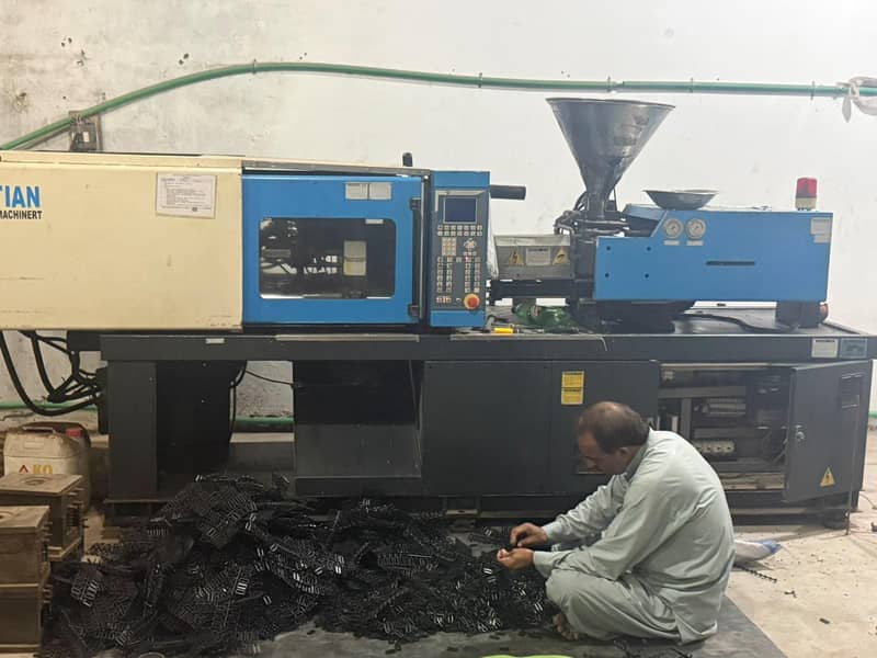 Injection Molding Machine 2