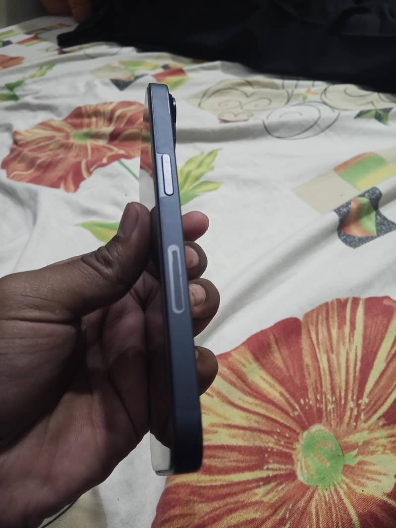 Apple iPhone 14 2