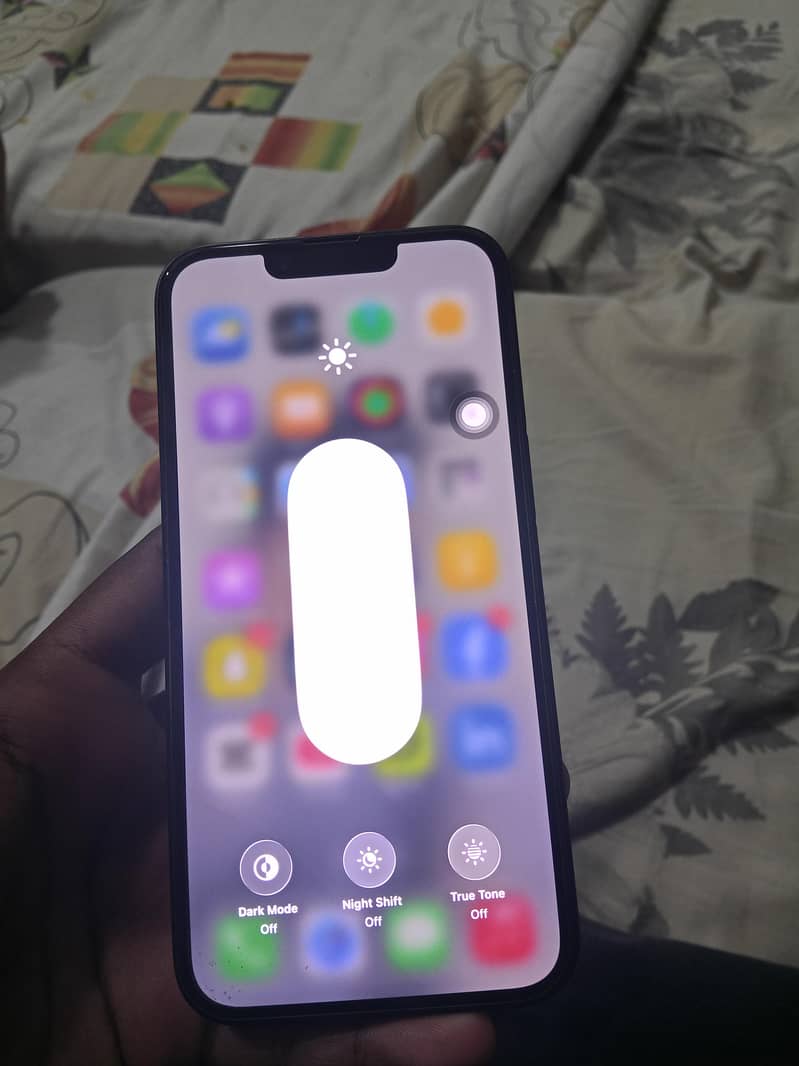 Apple iPhone 14 3
