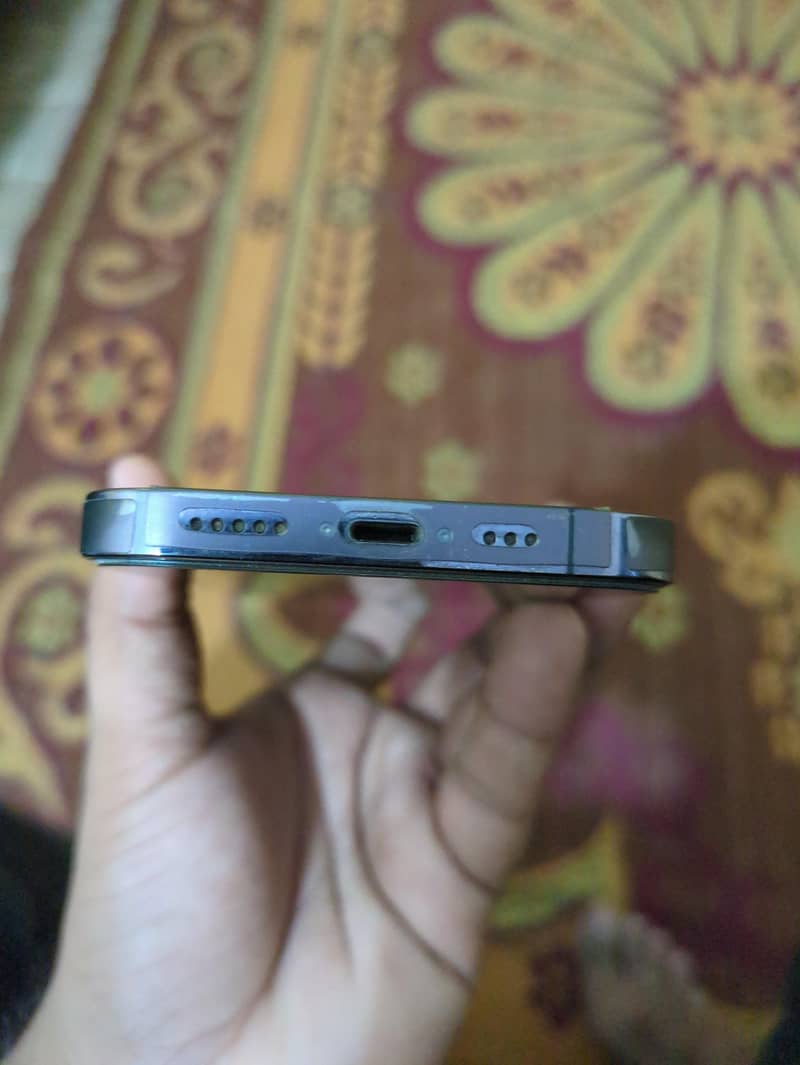 Apple iPhone 14 Pro 1