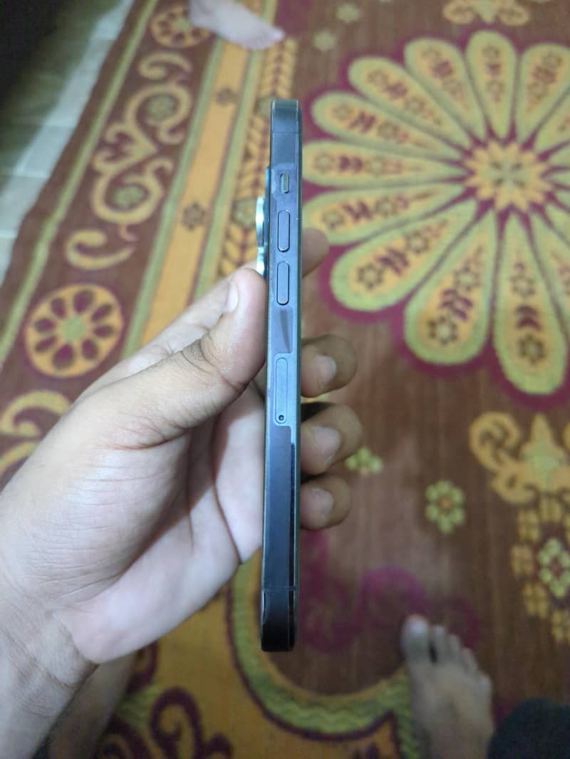 Apple iPhone 14 Pro 4
